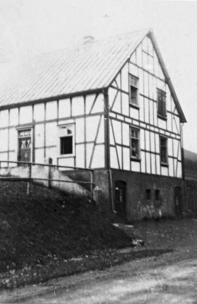 MANNESES ERNST